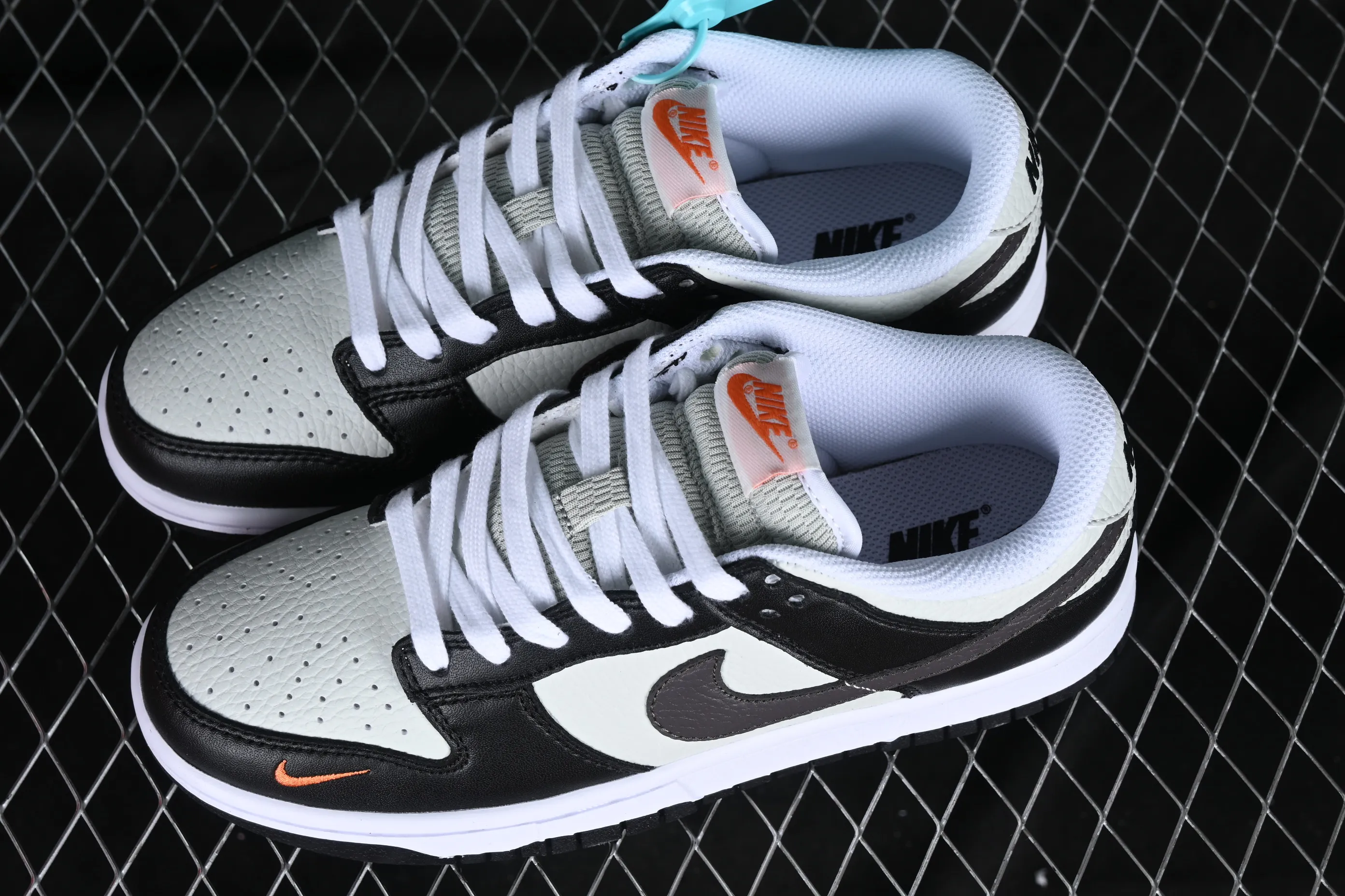 All categories Nk SB Dunk series Nk SB Dunk Low low-top sneakers Nk Dunk Low "Mini Orange Swoosh" SB low-top sports and leisure sneakers FN7808-001